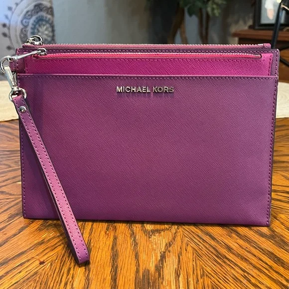 Michael Kors XL Jet Set Pop Out Clutch - Picture 4 of 8